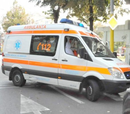 Copil de 11 ani, lovit de un autoturism
